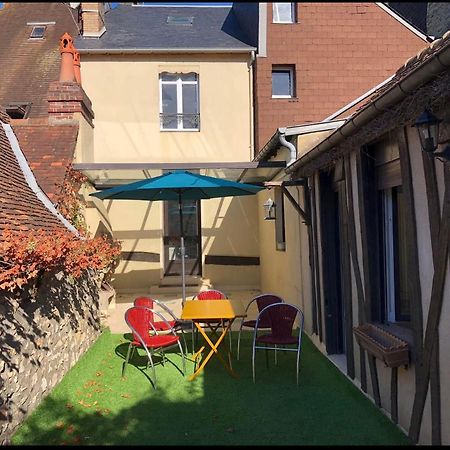 Hotel Les 3 P'Tites Pom'S Alençon Exterior foto