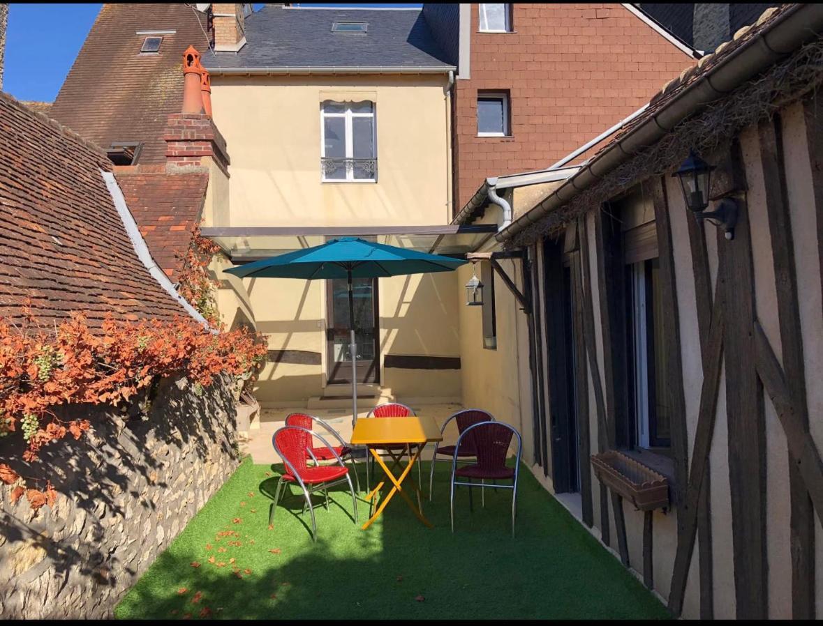 Hotel Les 3 P'Tites Pom'S Alençon Exterior foto