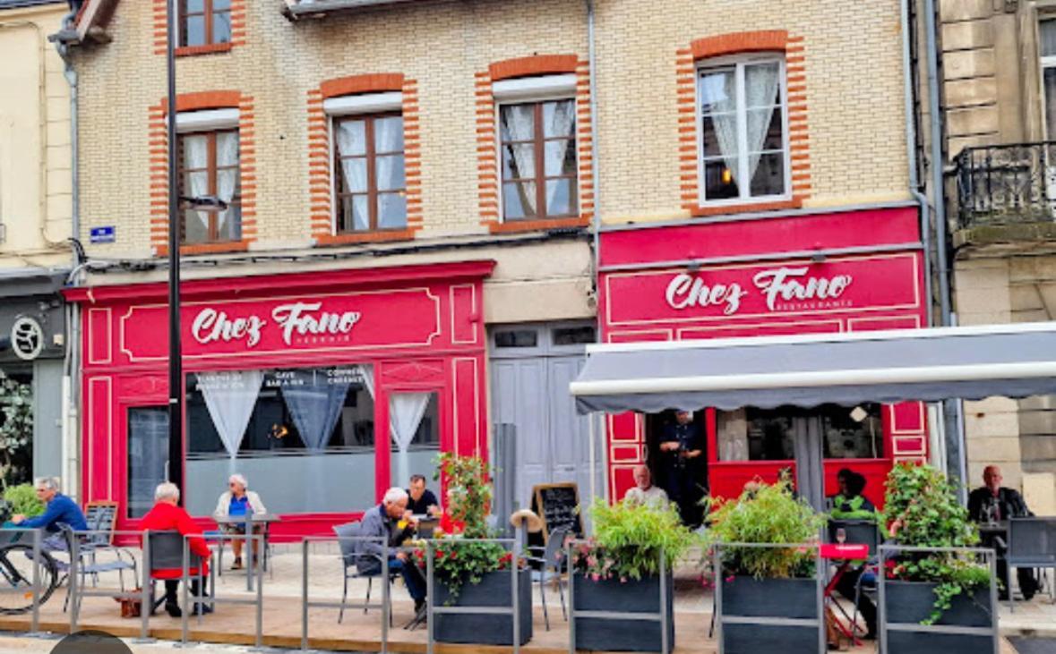 Hotel Les 3 P'Tites Pom'S Alençon Exterior foto